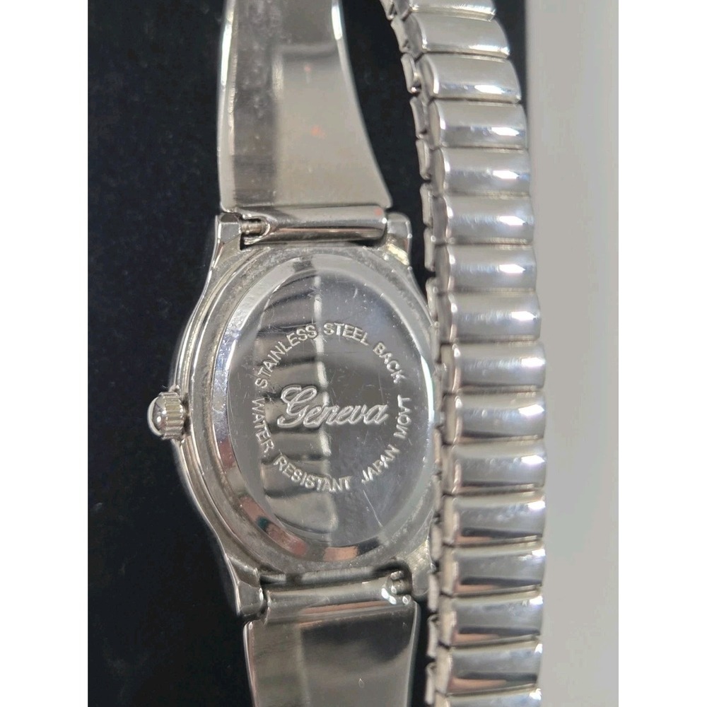 Geneva SW Watch Women 25mm Silver Stretch Pearl Face Faux Stones Needs Battery - Picture 4 of 5